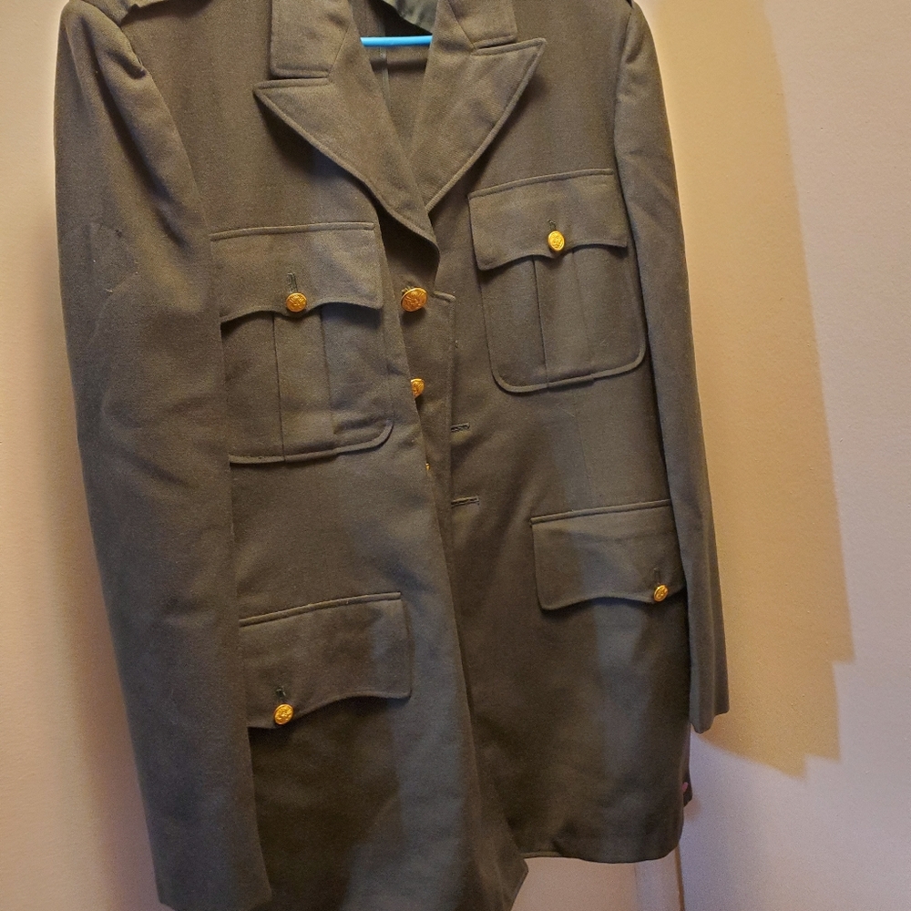 WWII 1943 US Army Uniform -
In 1943 the Army imple